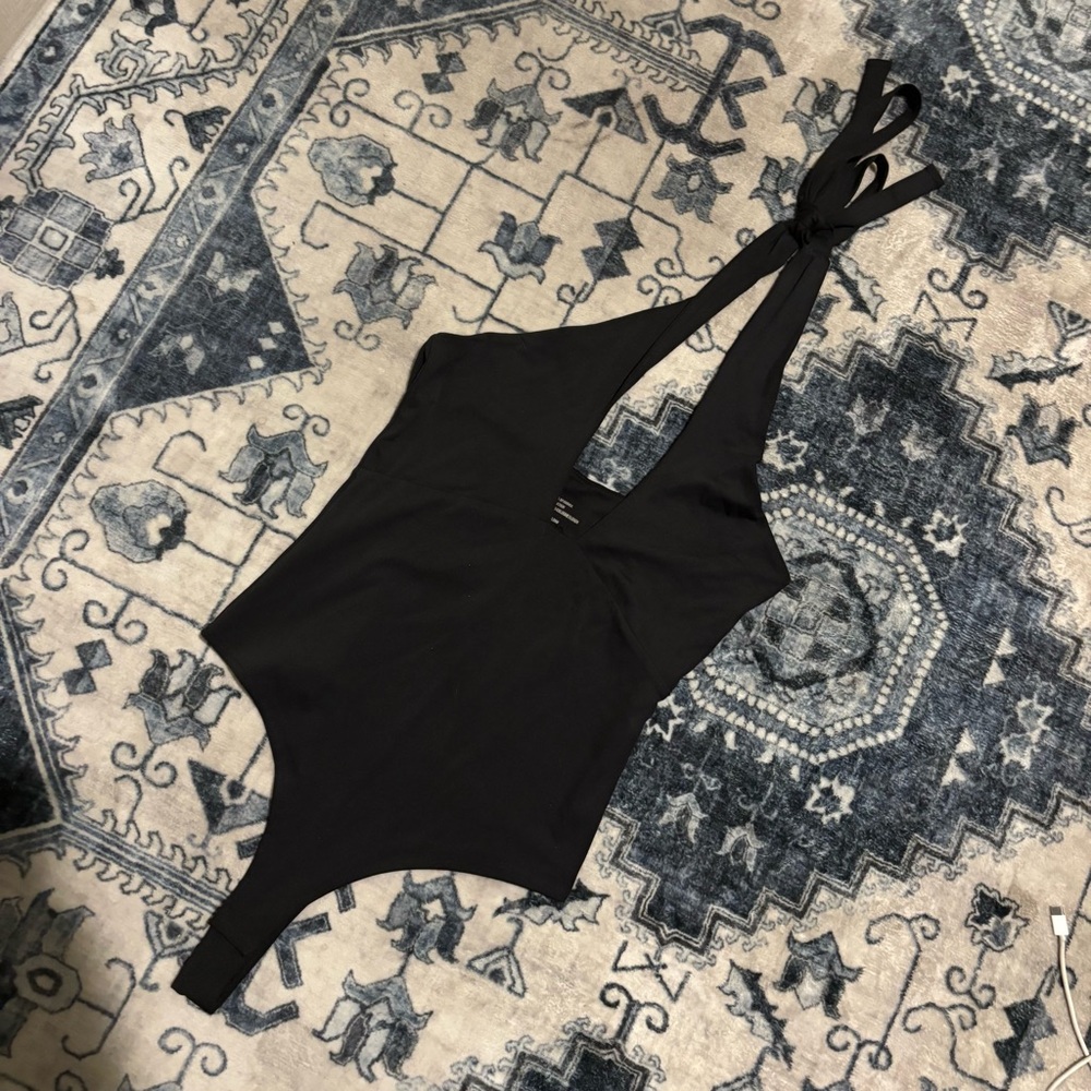 PLUNGE NECKLINE HALTER BLACK STRETCHY ATHLETIC BODYSUIT